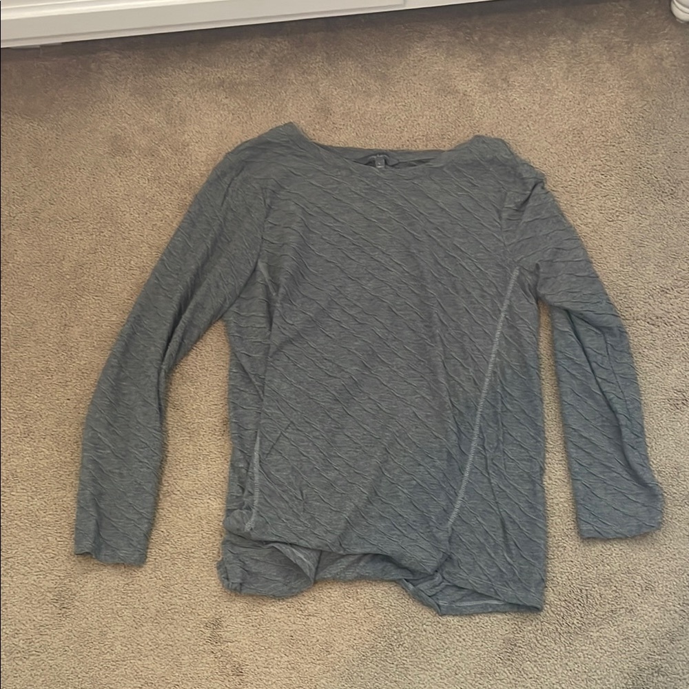 Daisy Fuentes Gray Long Sleeve Top